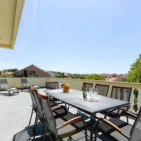 Luxury Issa Apartment *