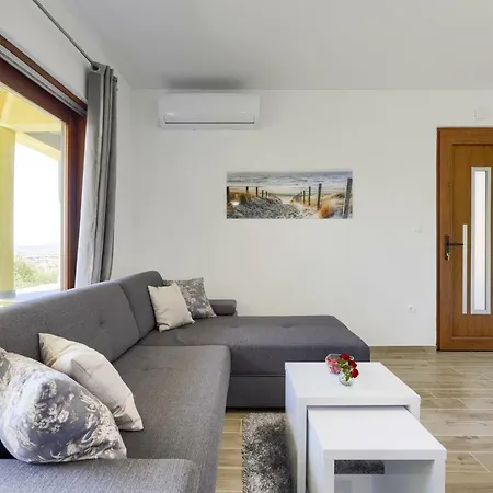 Luxury Issa Apartment