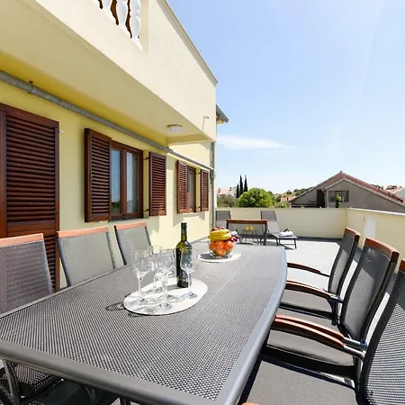 Luxury Issa Apartment